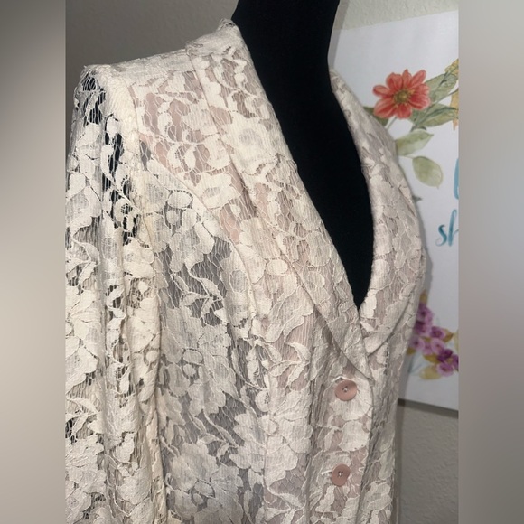 CAbi cream lace blazer jacket size 6 - Picture 2 of 6